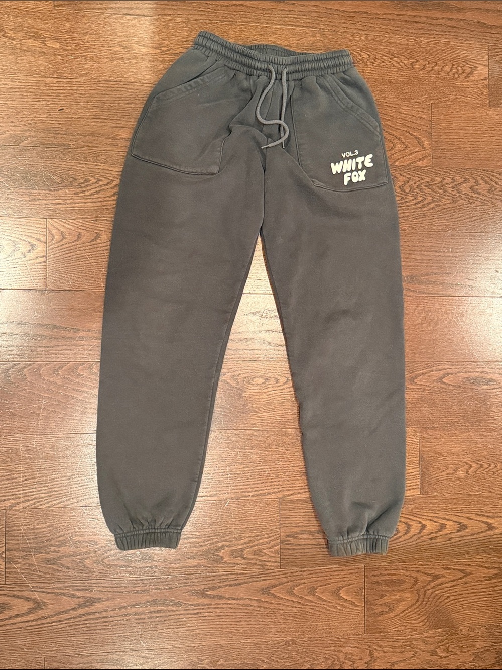 Whitefox Sweatpants
Offstage Sweatpants 
color -Shadow